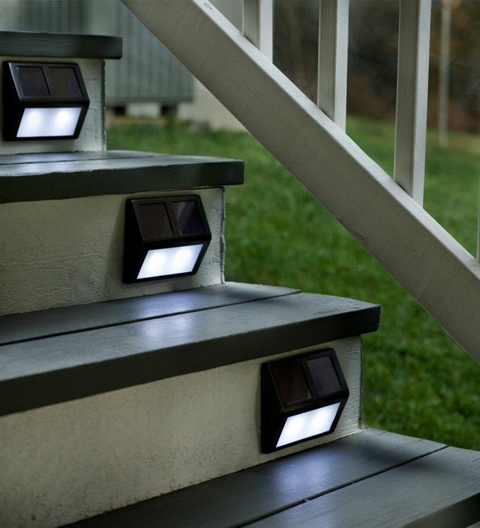 Oświetlenie LED schody drewniane nawierzchnie