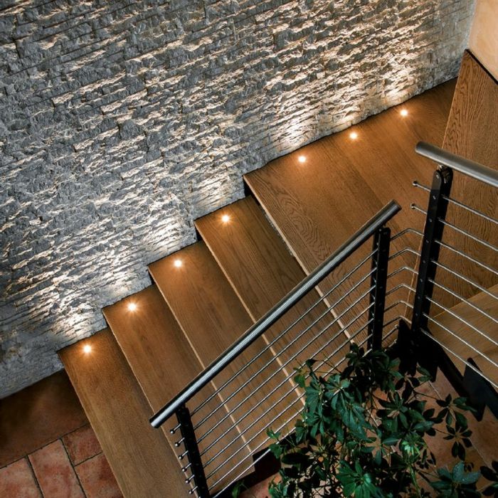 wzięte doprowadziły oświetlenie schodów-lxuuriöse-design-photo-of-Up