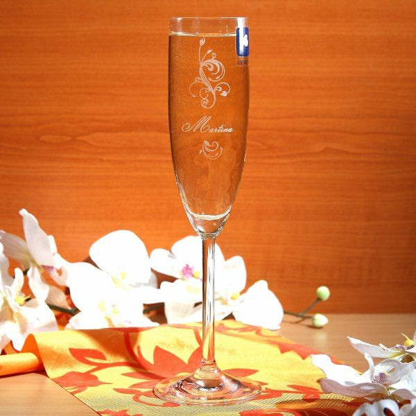 leonardo baltos vyno taurelės-šampano stiklo organų siena