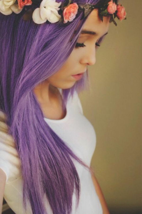 vijolična lasje-ženska-z-venec-na-glavi - odličen videz