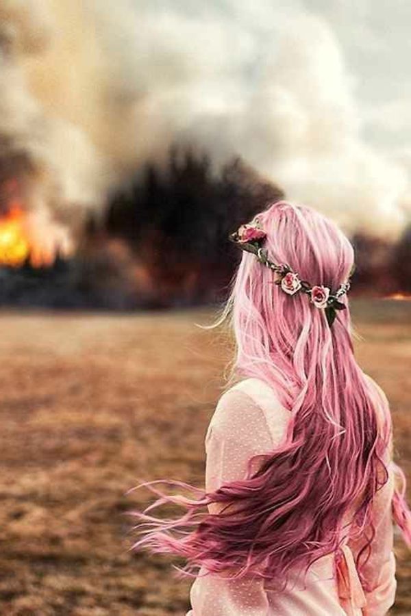 lila-hår-med-rosiga nyanser - eld bakom det