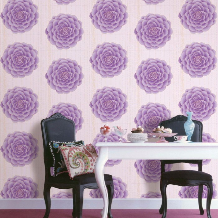 purple-wallpaper-white-tafel-en-stoel