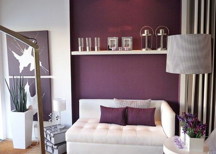 purple-wallpaper-wit-nice sofa