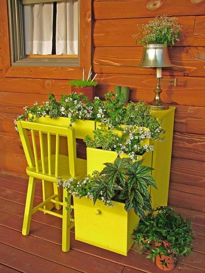 funny-Gartendeko-själv-making gul-desk-planterade