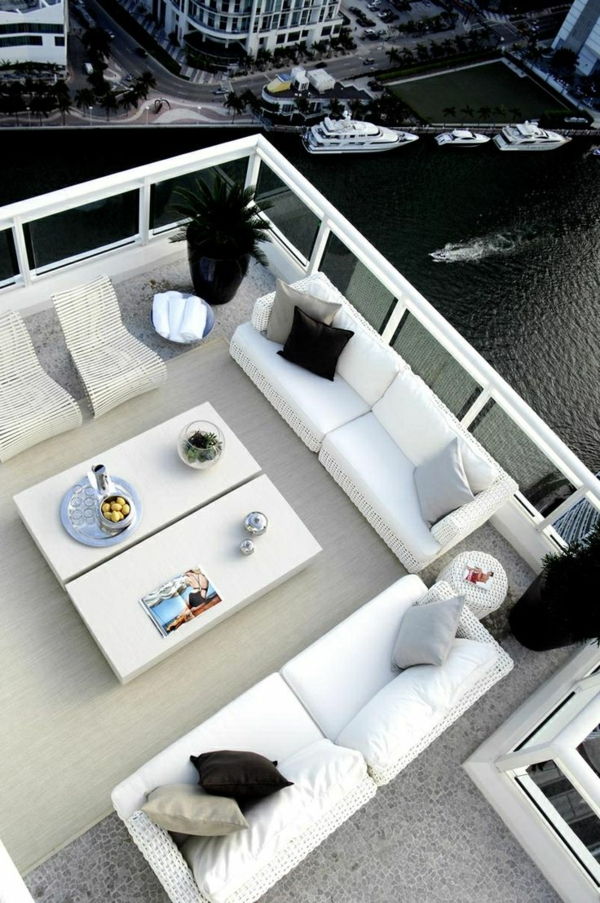 luksuriøse og fantastisk terrasse-med-hvitt-møbler