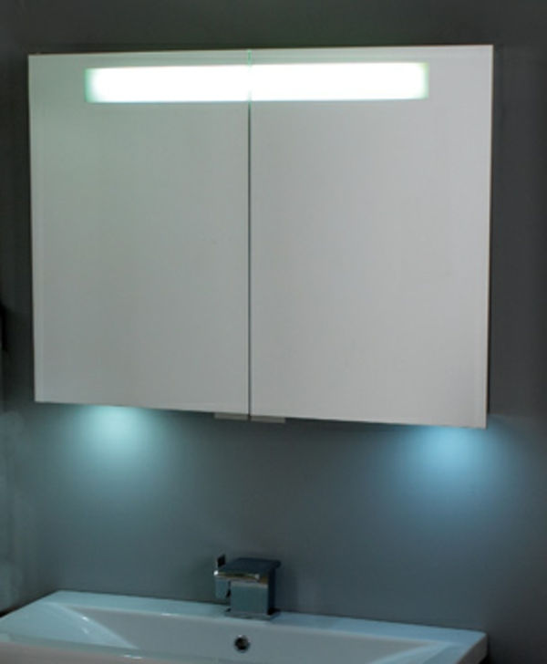 lyx-spegelskåp-for-badrum-med-belysning