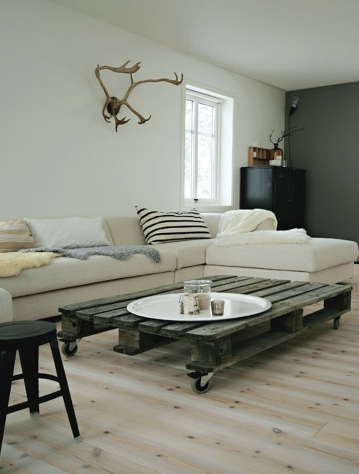 mobili-di-pallet-sofa-table