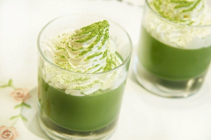 matcha-cake-pudding-met-groene-thee matcha-cream-and-lemon-kleine candy-bio-en-gezond