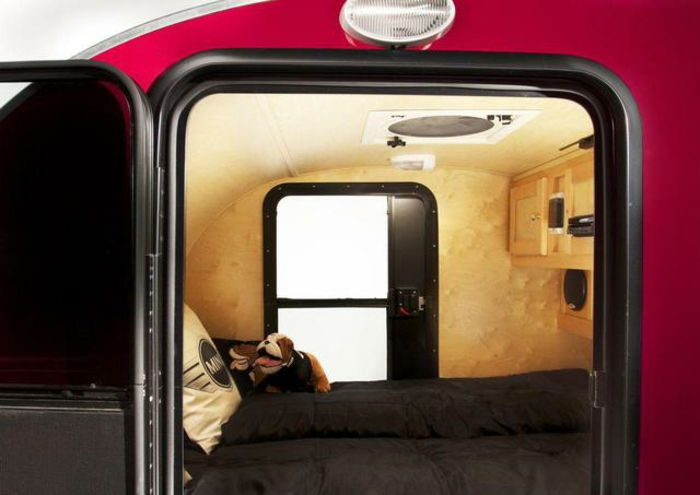 mini-caravan-rød-ultra-moderne-modell
