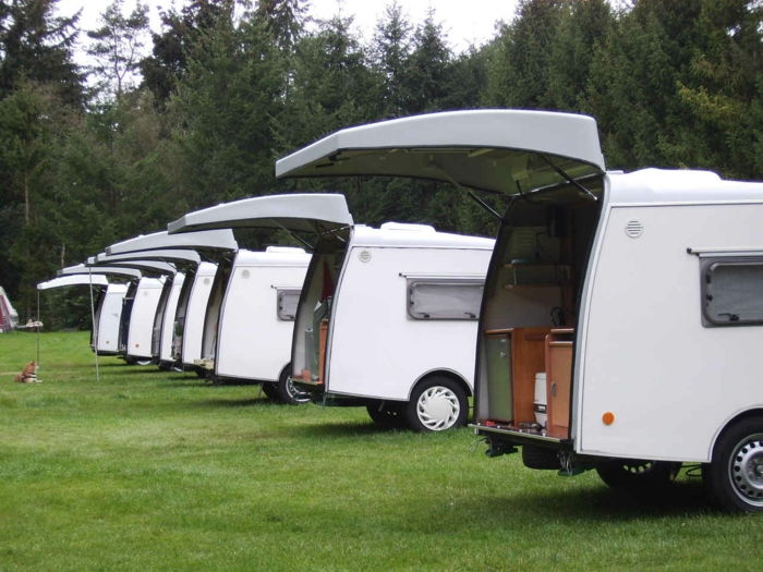mini-caravan-mange hvite-modeller