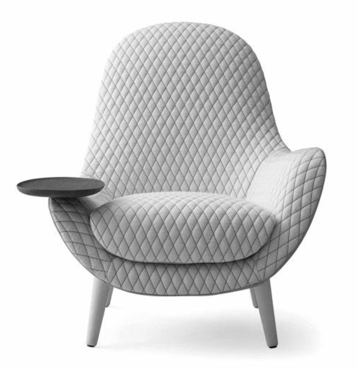 minimalistinė-POLSTERMOEBEL-guenstig-pilka-kėdė-lentynos