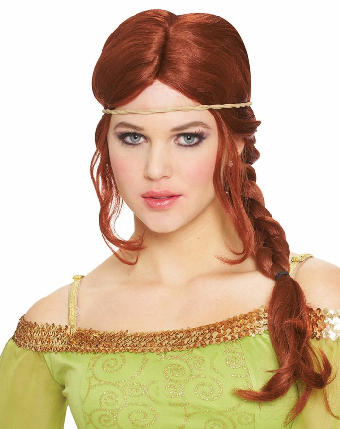 yeşil elbise, kızıl saçlı, bir kafa bandı, mavi gözlü, kırmızı ruj örgülü saç modelleri