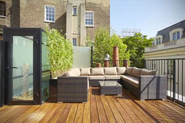 moderne terrasse utforming-med-møbler-fra-Rattan