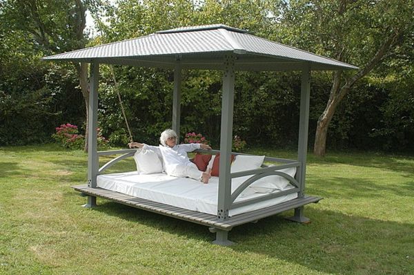Moderná posteľ-design-vonkajšia posteľ strechou