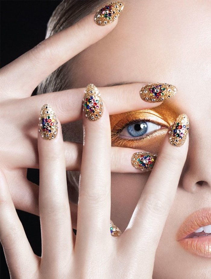 paznokcie paznokcie galeria piękne paznokcie żółty wzór modelu palec długi i piękny manicure wzór z kamieni