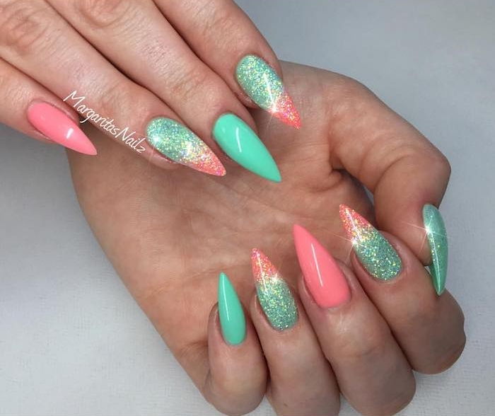 unghie con colori diversi ornato verde menta smalto arancione glitter pizzo unghie unghie a punta design