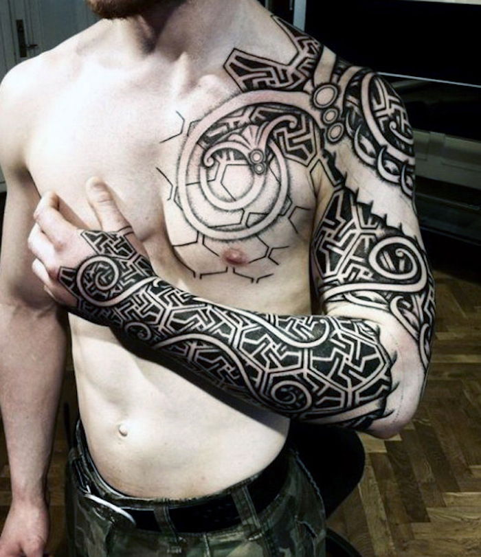 tatuaggio nordico, seno, tatuaggio del braccio, tatuaggio in nero e grigio