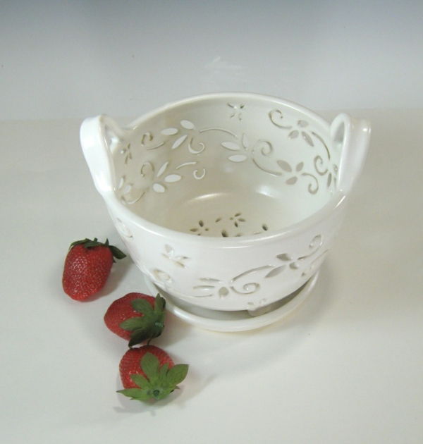 ovocný pohár-keramický-biely-model-tri jahody