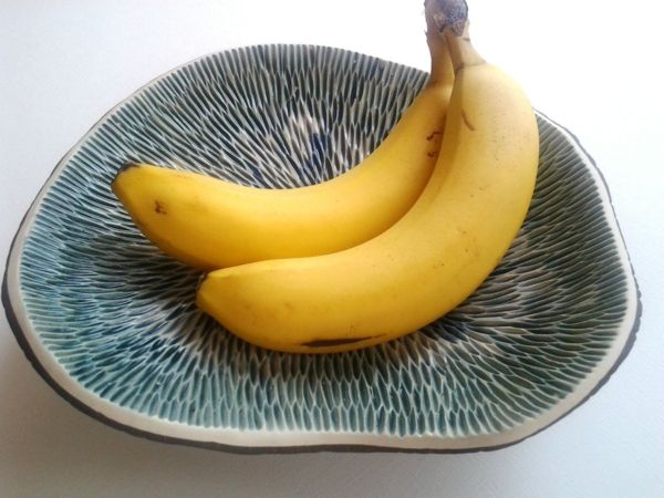 ovocný pohár-keramický-dva-banány-foto zhora
