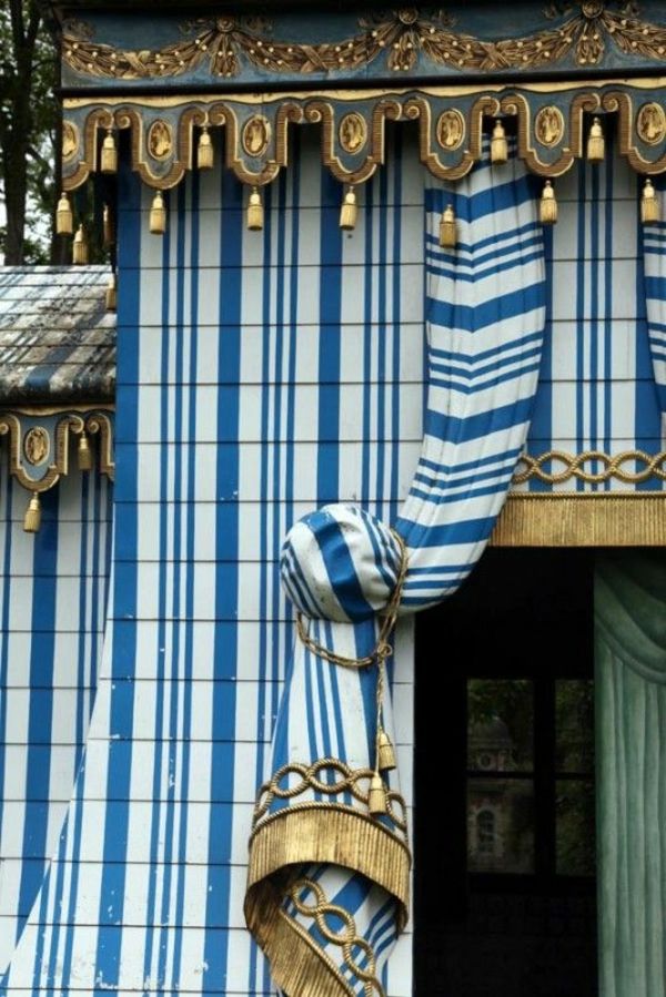 Oriental-gardin typisk-lined-blå-hvit