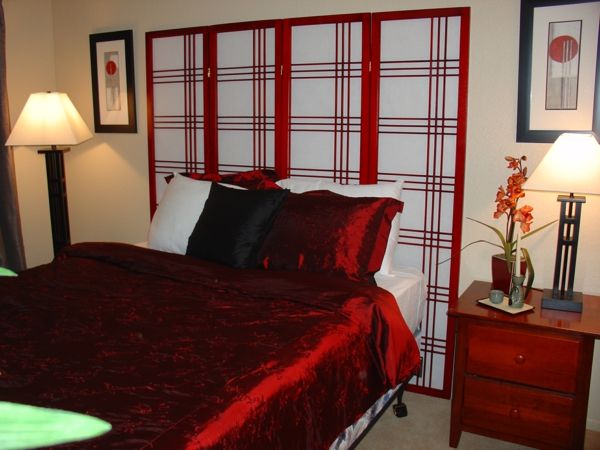 sekajo linije v spalnici z orientalskim slogom - rdeča in bela