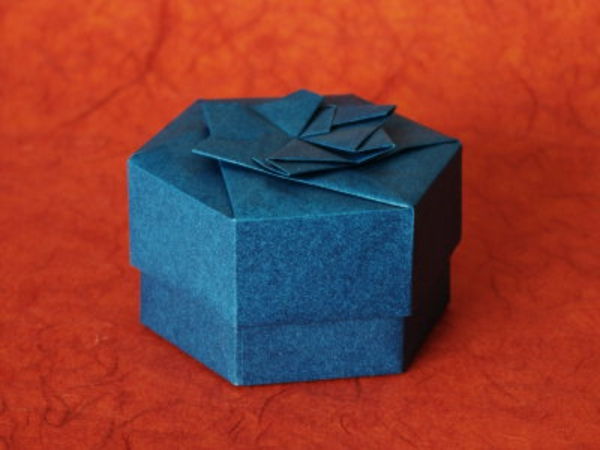 modello origami-box-esagonale in blu