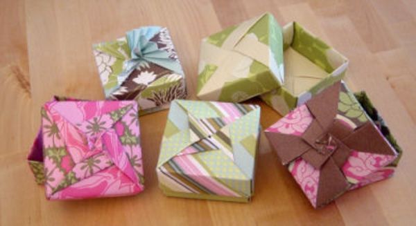 scatole di origami - molti modelli - foto presa dall'alto