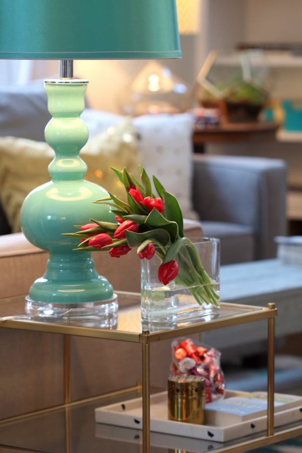 opprinnelige bord dekorasjon med rød-tulipan
