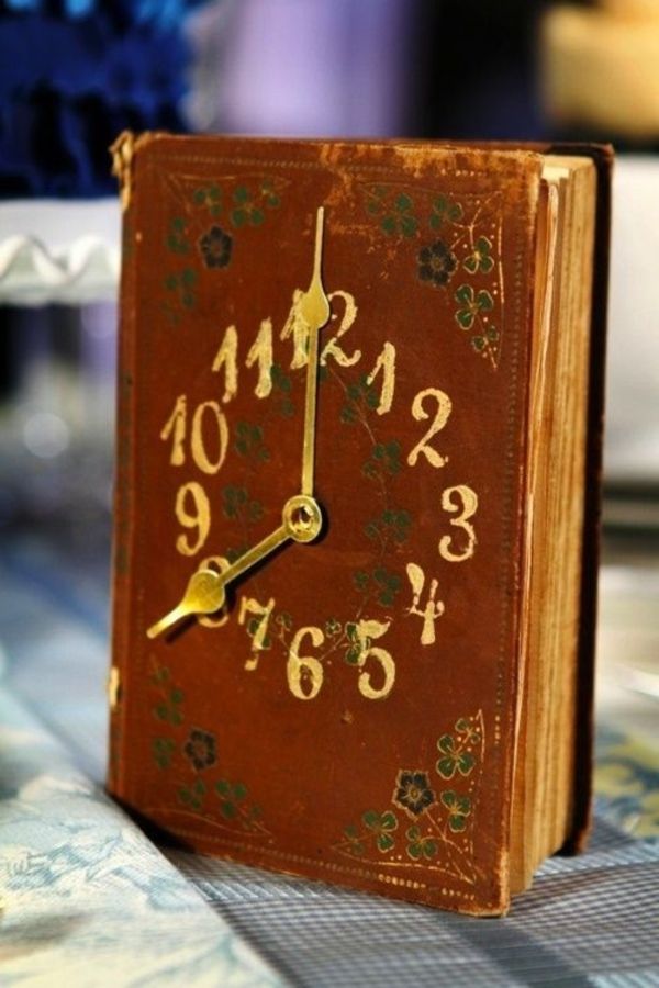 originalus-sienos laikrodis-knyga