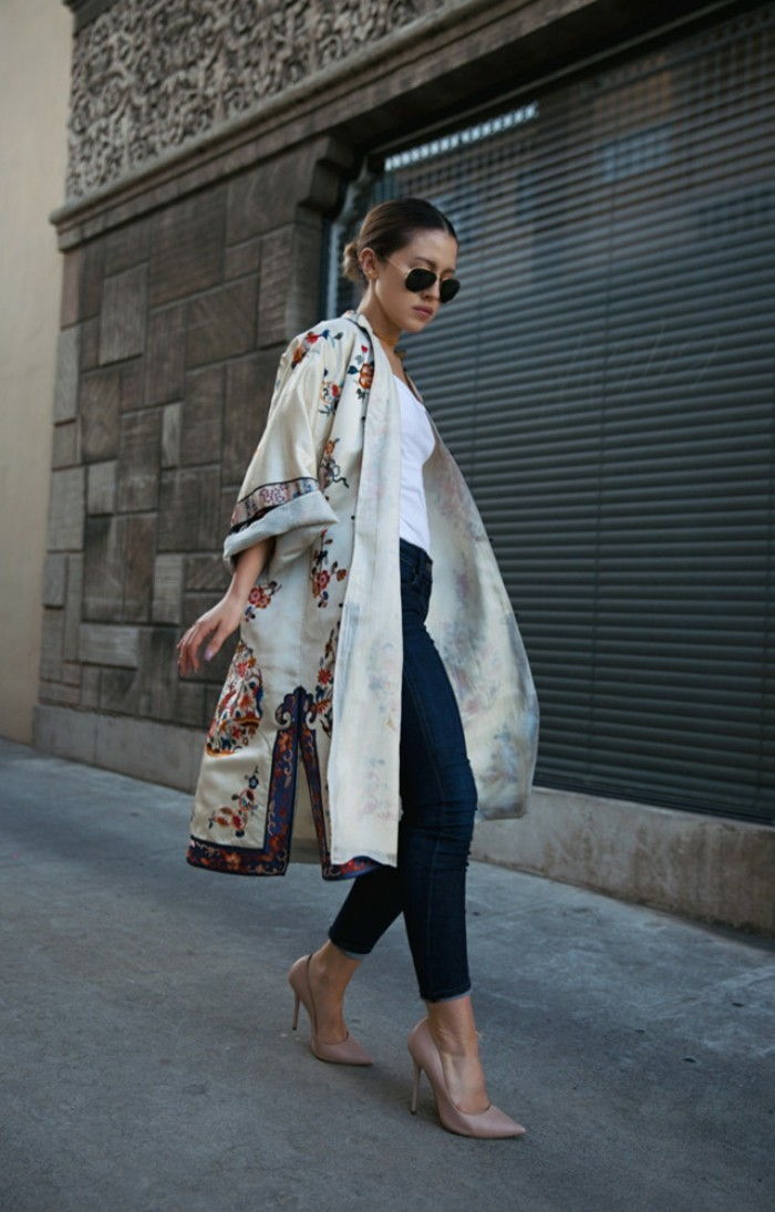 ursprungliga modellen kimono päls med traditionella mönster