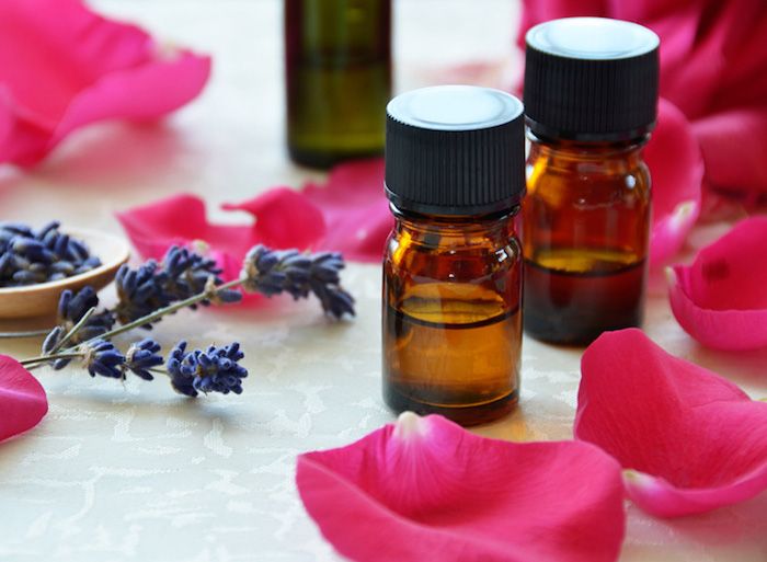 faceți cosmetice singur, ulei de lavanda și de trandafir, produse cosmetice realizate din ingrediente naturale