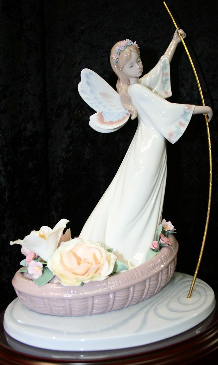 porslin ängel statyett-saga-rosa blommor boot