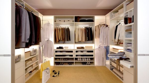 -modern klädkammare-praktisk-och-modern-walk-in closet-