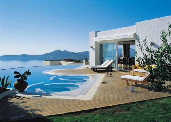 útulný rekreačný dom s luxusným bazénom