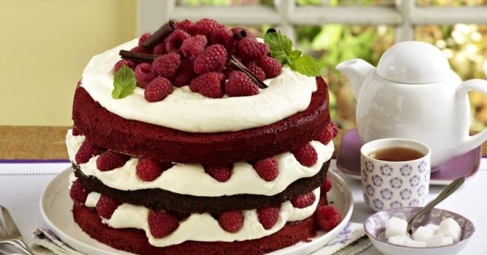 rdeče-žamet-torta-recept-kava-on-popoldne-z-najboljšimi prijatelji pitje-in-rdeče-cake-jesti-pra-rituale