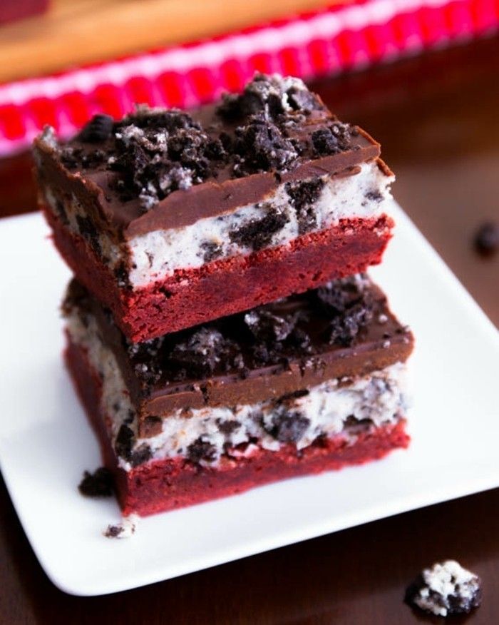 rdeče-žamet torta recept Ice rdeče-cake-kot-osnovi-vanillaeis-z-borovnice-v-the-middle-čokoladno-up