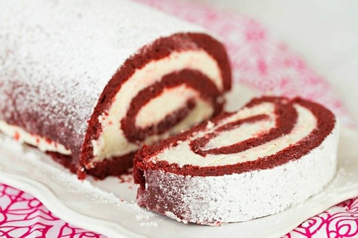 rdeče-žamet-torta-recept-roll cake-Rollo-cake-v-rdeče-belo-testa-sladkorja v prahu-cake-ideje