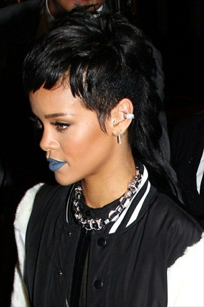 Fantezi Saç ve Rihanna Saç Makyajı Siyah Renkte - Rihanna Hairstyle