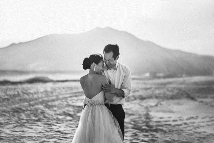 romantična poročna fotografija Poroka-v-morju