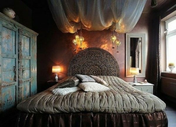 romantiskt-belysning-i-gothic sovrum