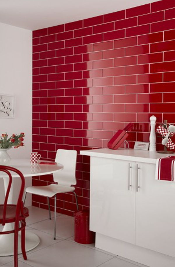red-kök-vägg färg-skåp-in-white