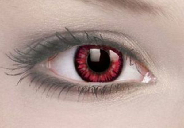 rdeče-kontaktne leče-za-halloween