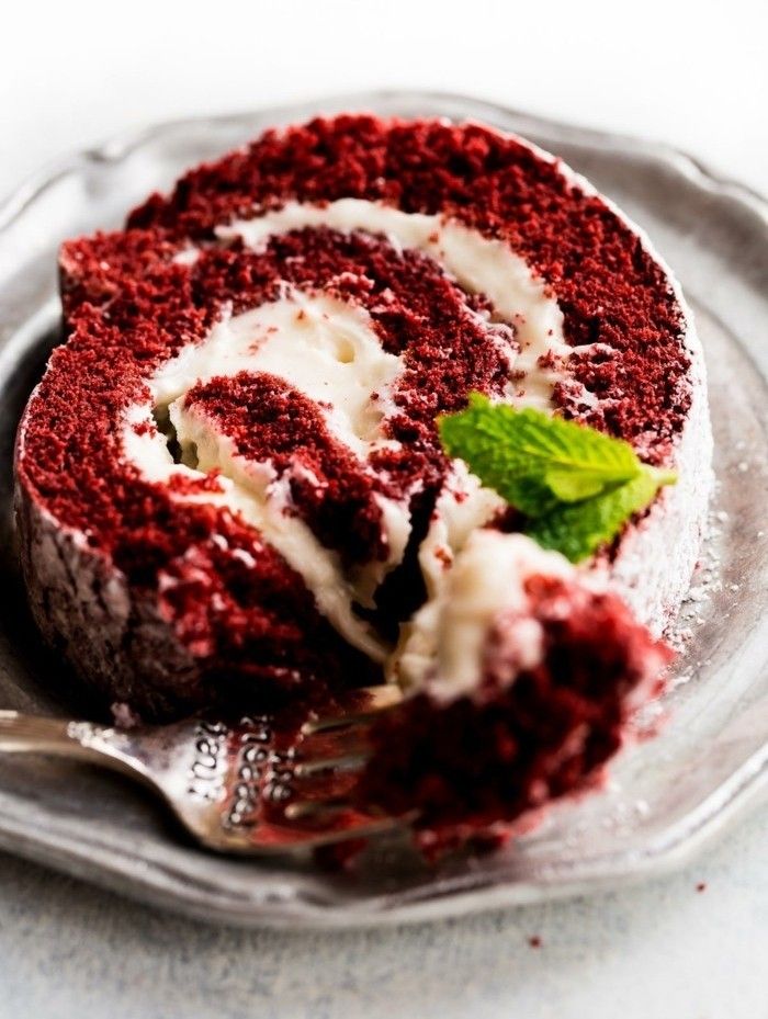 Rdeče-živilske barve v-kuhanje-vervenden-Rollo-idej-belo-krema-in-rdeče-testa-cake-uživajo-diaet