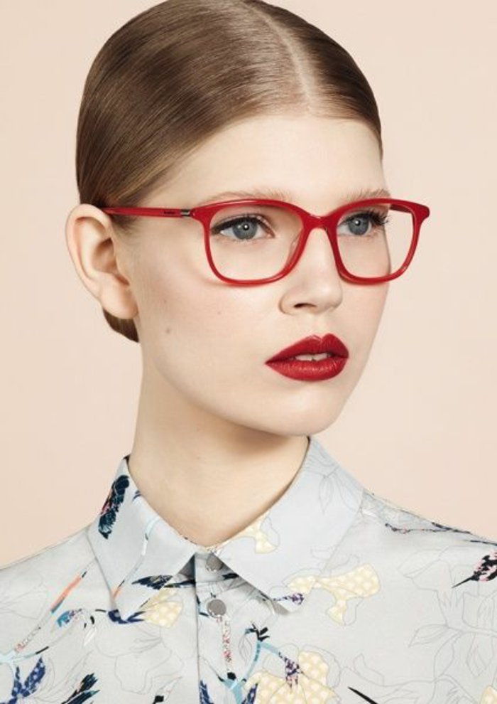 Kadınlar için kırmızı, retro gözlük modeli