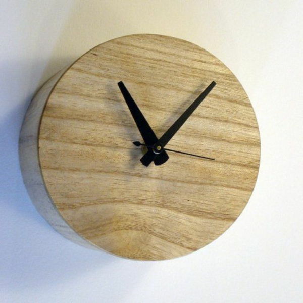 okrągła ściana zegara z drewnie projektowania