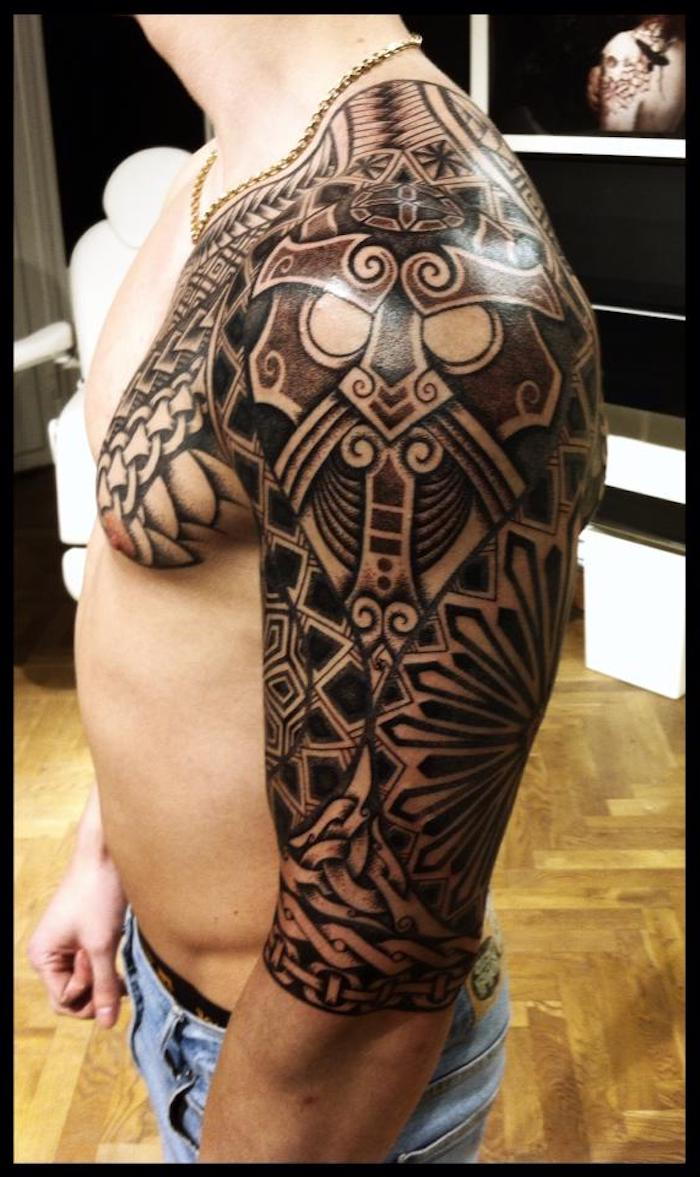 tatuaggio vichingo, uomo, seno, tatuaggio, tatuaggio