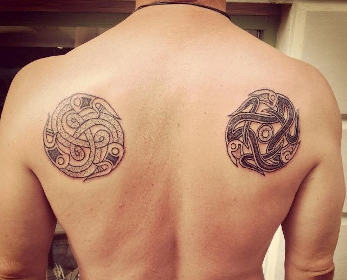 tatuaggio vichingo, tatuaggio schiena, tatuaggio schiena, uomo