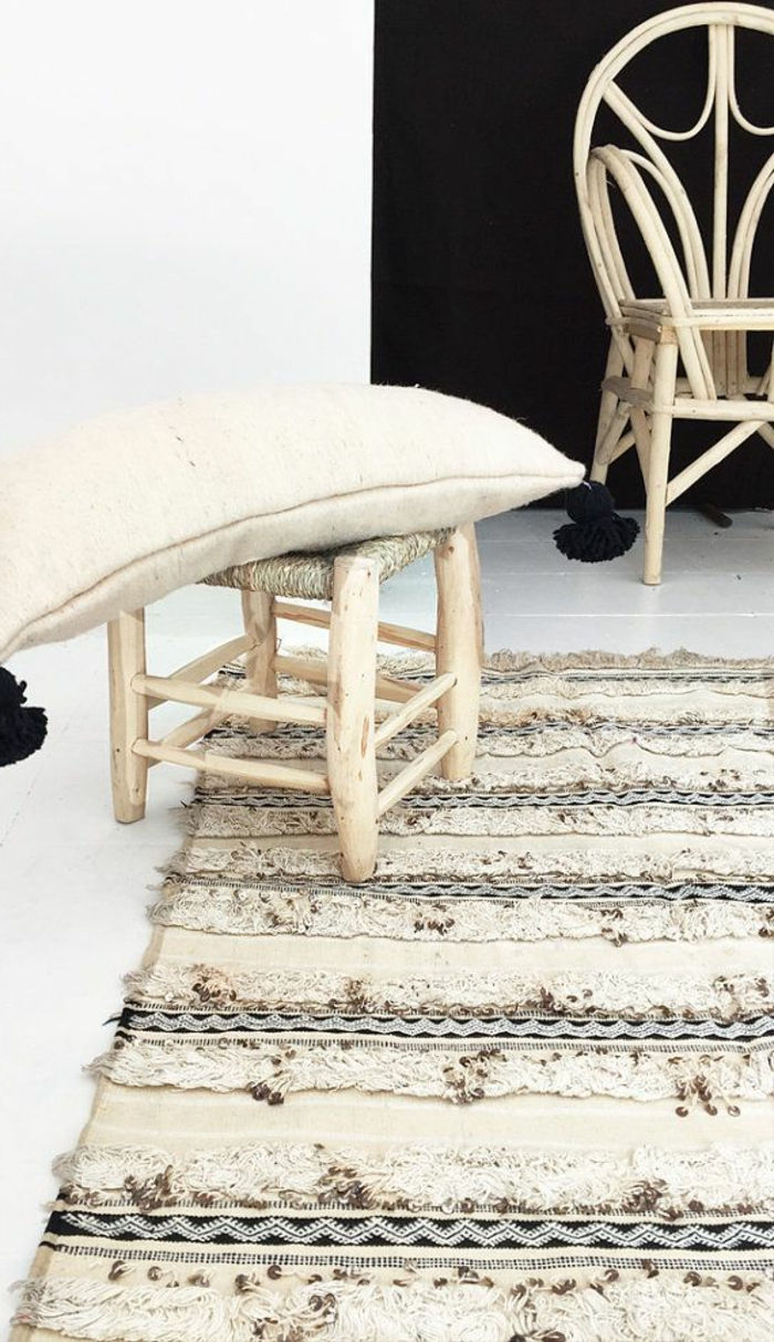 Kaimiškas baldai pūkuotas kilimas originalus dizainas