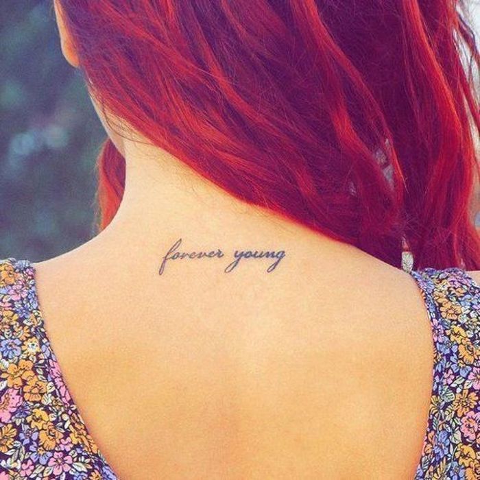 Tillbaka tatuering, evigt ung, evigt ung, många idéer för kvinnliga tatueringar med djup mening