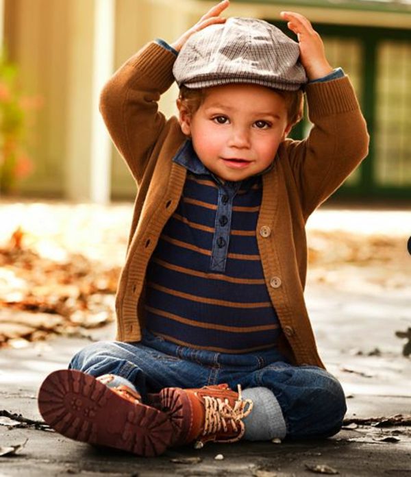 sweet-little-berniukas-su-cool-skrybėlę